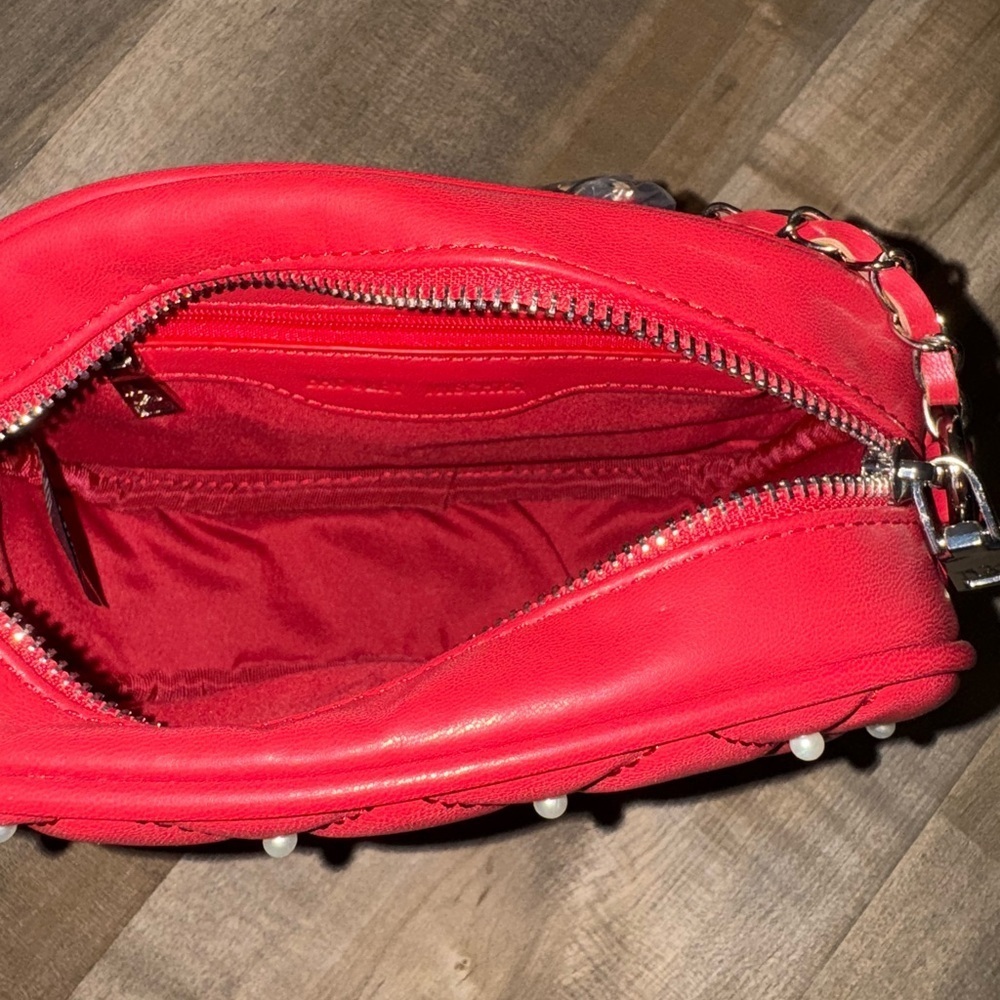 NWT Badgley Mischka Diamond Quilted Red Camera Bag With Pearls Vegan Leather - Picture 9 of 9